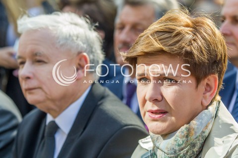  04.10.2015 STRACHOCINA <br />WIZYTA PREZESA PIS JAROSLAWA KACZYNSKIEGO I KANDYDATKI PIS NA URZAD PREMIERA BEATY SZYDLO W SANKTUARIUM SW. ANDRZEJA BOBOLI W STRACHOCINIE NA PODKARPACIU<br />N/Z JAROSLAW KACZYNSKI BEATA SZYDLO<br /> 
