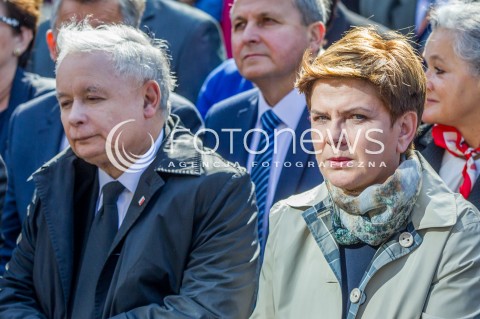 04.10.2015 STRACHOCINA <br />WIZYTA PREZESA PIS JAROSLAWA KACZYNSKIEGO I KANDYDATKI PIS NA URZAD PREMIERA BEATY SZYDLO W SANKTUARIUM SW. ANDRZEJA BOBOLI W STRACHOCINIE NA PODKARPACIU<br />N/Z JAROSLAW KACZYNSKI BEATA SZYDLO<br /> 