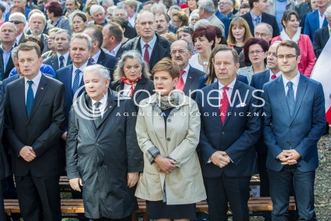  04.10.2015 STRACHOCINA <br />WIZYTA PREZESA PIS JAROSLAWA KACZYNSKIEGO I KANDYDATKI PIS NA URZAD PREMIERA BEATY SZYDLO W SANKTUARIUM SW. ANDRZEJA BOBOLI W STRACHOCINIE NA PODKARPACIU<br />N/Z JAROSLAW KACZYNSKI BEATA SZYDLO WLADYSLAW ORTYL MARIUSZ BLASZCZAK TOMASZ POREBA<br /> 