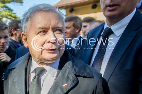  04.10.2015 STRACHOCINA <br />WIZYTA PREZESA PIS JAROSLAWA KACZYNSKIEGO I KANDYDATKI PIS NA URZAD PREMIERA BEATY SZYDLO W SANKTUARIUM SW. ANDRZEJA BOBOLI W STRACHOCINIE NA PODKARPACIU<br />N/Z JAROSLAW KACZYNSKI<br /> 
