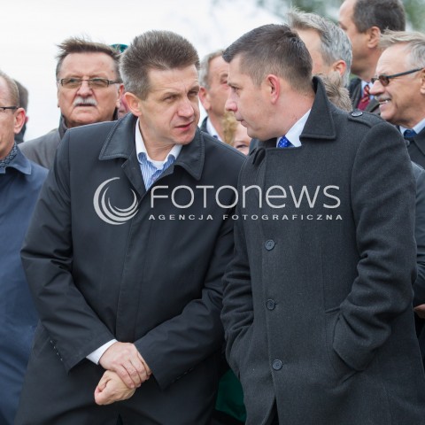  07.10.2015 RZESZOW<br />OTWARCIE MOSTU IM. TADEUSZA MAZOWIECKIEGO W RZESZOWIE<br />MOST POLACZY ULICE CIEPLOWNICZA I LUBELSKA<br />JEST TO DRUGI POD WZGLEDEM WYSOKOSCI MOST W POLSCE (108,5 M)<br />N/Z TOMASZ KAMINSKI JAN BURY POSEL<br /> 