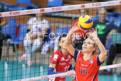  09.10.2015 RZESZOW SIATKOWKA <br />III TURNIEJ O PUCHAR FIRMY DEVELOPRES<br />MECZ DEVELOPRES SKYRES RZESZOW - PALAC BYDGOSZCZ<br />N/Z MARLENA PLESNIEROWICZ SYLWETKA<br /> 