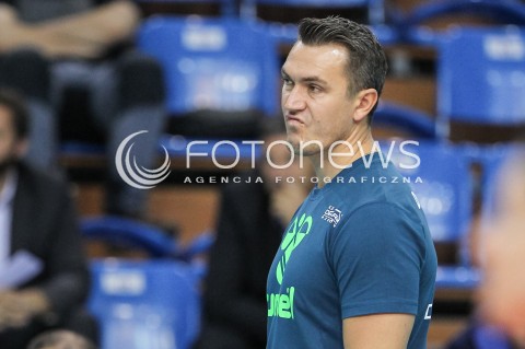  09.10.2015 RZESZOW SIATKOWKA <br />III TURNIEJ O PUCHAR FIRMY DEVELOPRES<br />MECZ DEVELOPRES SKYRES RZESZOW - PALAC BYDGOSZCZ<br />N/Z MARIUSZ WIKTOROWICZ - I TRENER ( HEAD COACH ) SYLWETKA<br /> 