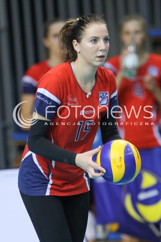  09.10.2015 RZESZOW SIATKOWKA <br />III TURNIEJ O PUCHAR FIRMY DEVELOPRES<br />MECZ DEVELOPRES SKYRES RZESZOW - PALAC BYDGOSZCZ<br />N/Z WERONIKA FOJUCIK SYLWETKA<br /> 