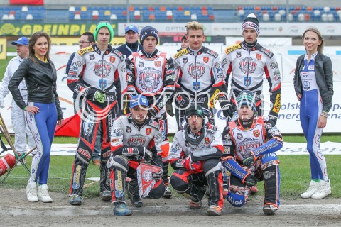  11.10.2015 RZESZOW <br />
ZUZEL PGE SPEEDWAY EKSTRALIGA SEASON 2015 <br />
MECZ PGE STAL RZESZOW - MDM KOMPUTERY ZKS OSTROVIA<br />
N/Z ZUZLOWCY ZKS OSTROVII ZDJECIE GRUPOWE GRUPOWKA TEAM DRUZYNA<br />
 