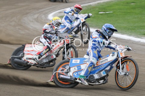  11.10.2015 RZESZOW <br />
ZUZEL PGE SPEEDWAY EKSTRALIGA SEASON 2015 <br />
MECZ PGE STAL RZESZOW - MDM KOMPUTERY ZKS OSTROVIA<br />
N/Z BIEG NR 4: NICKLAS PORSING (ZOLTY), ARTUR CZAJA (NIEBIESKI), PETER KILDEMAND (CZERWONY)<br />
 