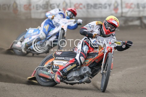  11.10.2015 RZESZOW <br />
ZUZEL PGE SPEEDWAY EKSTRALIGA SEASON 2015 <br />
MECZ PGE STAL RZESZOW - MDM KOMPUTERY ZKS OSTROVIA<br />
N/Z BIEG NR 6: MIKKEL MICHELSEN (ZOLTY), PETER KILDEMAND (CZERWONY)<br />
 