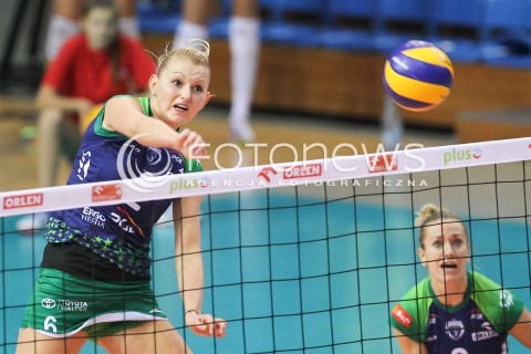  17.10.2015 RZESZOW <br />SIATKOWKA ORLEN LIGA 2015/2016 WOMEN VOLLEYBALL POLAND POLISH ORLENLIGA LEAGUE SEASON 2015/2016 <br />MECZ DEVELOPRES SKYRES RZESZOW - PGE ATOM TREFL SOPOT <br />N/Z ANNA MIROS ATAK SYLWETKA <br /> 