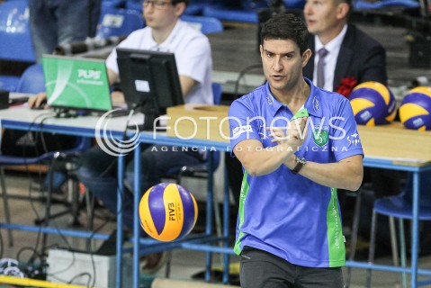  17.10.2015 RZESZOW <br />SIATKOWKA ORLEN LIGA 2015/2016 WOMEN VOLLEYBALL POLAND POLISH ORLENLIGA LEAGUE SEASON 2015/2016 <br />MECZ DEVELOPRES SKYRES RZESZOW - PGE ATOM TREFL SOPOT <br />N/Z LORENZO MICELLI - I TRENER ( HEAD COACH ) SYLWETKA <br /> 