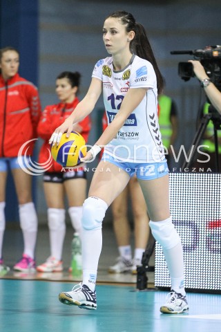 17.10.2015 RZESZOW <br />SIATKOWKA ORLEN LIGA 2015/2016 WOMEN VOLLEYBALL POLAND POLISH ORLENLIGA LEAGUE SEASON 2015/2016 <br />MECZ DEVELOPRES SKYRES RZESZOW - PGE ATOM TREFL SOPOT <br />N/Z MAGDA JAGODZINSKA SYLWETKA <br /> 