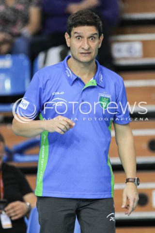  17.10.2015 RZESZOW <br />SIATKOWKA ORLEN LIGA 2015/2016 WOMEN VOLLEYBALL POLAND POLISH ORLENLIGA LEAGUE SEASON 2015/2016 <br />MECZ DEVELOPRES SKYRES RZESZOW - PGE ATOM TREFL SOPOT <br />N/Z LORENZO MICELLI - I TRENER ( HEAD COACH ) SYLWETKA <br /> 