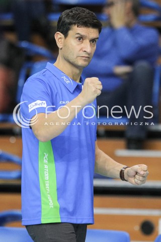  17.10.2015 RZESZOW <br />SIATKOWKA ORLEN LIGA 2015/2016 WOMEN VOLLEYBALL POLAND POLISH ORLENLIGA LEAGUE SEASON 2015/2016 <br />MECZ DEVELOPRES SKYRES RZESZOW - PGE ATOM TREFL SOPOT <br />N/Z LORENZO MICELLI - I TRENER ( HEAD COACH ) SYLWETKA RADOSC EMOCJE <br /> 