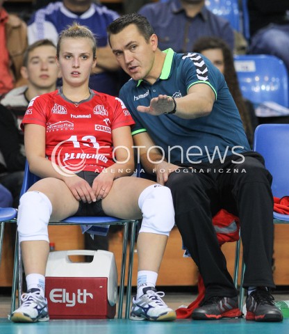  17.10.2015 RZESZOW <br />SIATKOWKA ORLEN LIGA 2015/2016 WOMEN VOLLEYBALL POLAND POLISH ORLENLIGA LEAGUE SEASON 2015/2016 <br />MECZ DEVELOPRES SKYRES RZESZOW - PGE ATOM TREFL SOPOT <br />N/Z MARIUSZ WIKTOROWICZ - I TRENER ( HEAD COACH ) PAULINA FILIPOWICZ <br /> 