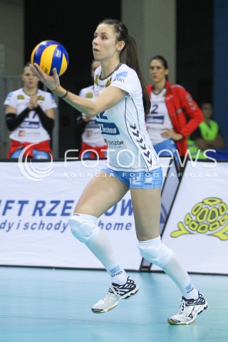  21.10.2015 RZESZOW<br />SIATKOWKA ORLEN LIGA 2015/2016 WOMEN VOLLEYBALL POLAND POLISH ORLENLIGA LEAGUE SEASON 2015/2016<br />MECZ DEVELOPRES SKYRES RZESZOW - POLSKI CUKIER MUSZYNIANKA MUSZYNA <br />N/Z MAGDA JAGODZINSKA SYLWETKA <br /> 