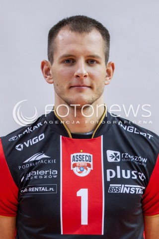  22.10.2015 RZESZOW <br />SESJA ZDJECIOWA SIATKARZY ASSECO RESOVIA<br />SEZON 2015/2016<br />N/Z BARTOSZ KUREK<br /> 