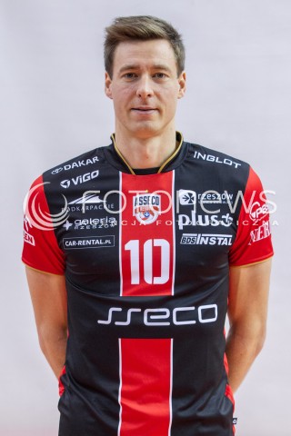  22.10.2015 RZESZOW <br />SESJA ZDJECIOWA SIATKARZY ASSECO RESOVIA<br />SEZON 2015/2016<br />N/Z JOCHEN SCHOPS<br /> 