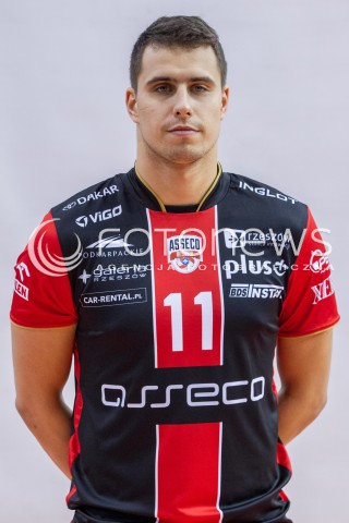  22.10.2015 RZESZOW <br />SESJA ZDJECIOWA SIATKARZY ASSECO RESOVIA<br />SEZON 2015/2016<br />N/Z FABIAN DRZYZGA<br /> 