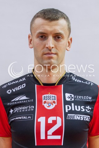  22.10.2015 RZESZOW <br />SESJA ZDJECIOWA SIATKARZY ASSECO RESOVIA<br />SEZON 2015/2016<br />N/Z LUKASZ PERLOWSKI <br /> 