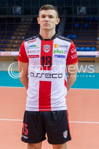  22.10.2015 RZESZOW <br />SESJA ZDJECIOWA SIATKARZY ASSECO RESOVIA<br />SEZON 2015/2016<br />N/Z MICHAL MARSZALEK<br /> 