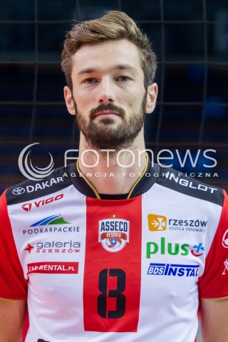  22.10.2015 RZESZOW <br />SESJA ZDJECIOWA SIATKARZY ASSECO RESOVIA<br />SEZON 2015/2016<br />N/Z JULIEN LYNEEL<br /> 