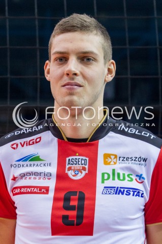  22.10.2015 RZESZOW <br />SESJA ZDJECIOWA SIATKARZY ASSECO RESOVIA<br />SEZON 2015/2016<br />N/Z DMYTRO PASZYCKI<br /> 