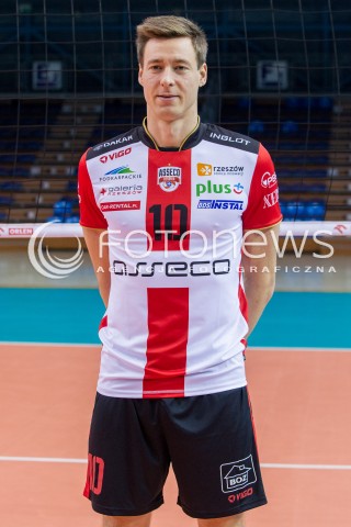  22.10.2015 RZESZOW <br />SESJA ZDJECIOWA SIATKARZY ASSECO RESOVIA<br />SEZON 2015/2016<br />N/Z JOCHEN SCHOPS<br /> 