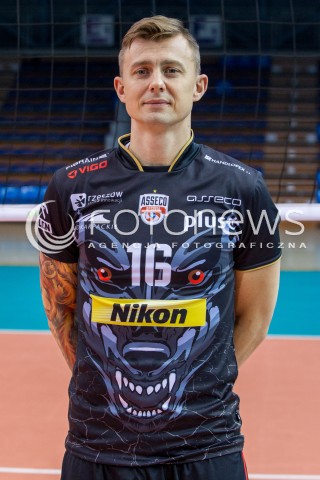  22.10.2015 RZESZOW <br />SESJA ZDJECIOWA SIATKARZY ASSECO RESOVIA<br />SEZON 2015/2016<br />N/Z KRZYSZTOF IGNACZAK<br /> 