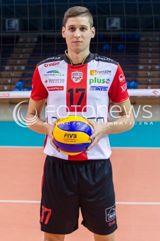  22.10.2015 RZESZOW <br />SESJA ZDJECIOWA SIATKARZY ASSECO RESOVIA<br />SEZON 2015/2016<br />N/Z NIKOLAY PENCHEV<br /> 