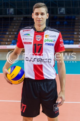  22.10.2015 RZESZOW <br />SESJA ZDJECIOWA SIATKARZY ASSECO RESOVIA<br />SEZON 2015/2016<br />N/Z NIKOLAY PENCHEV<br /> 