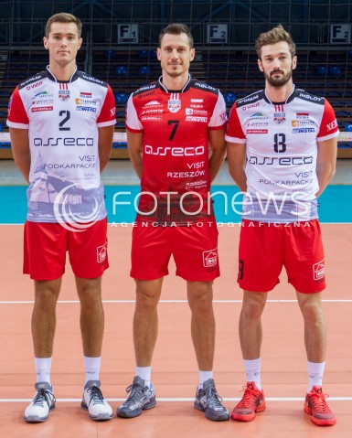  22.10.2015 RZESZOW <br />SESJA ZDJECIOWA SIATKARZY ASSECO RESOVIA<br />SEZON 2015/2016<br />N/Z JULIEN LYNEEL THOMAS JAESCHKE OLIEG ACHREM JULIEN LYNEEL<br /> 