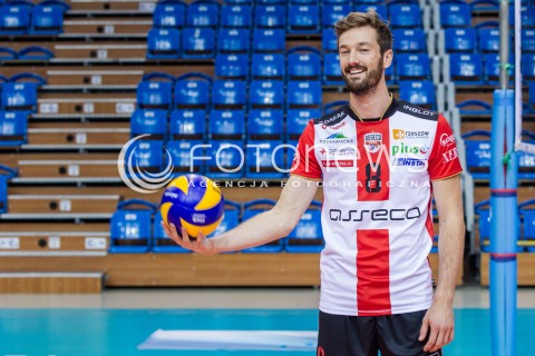  22.10.2015 RZESZOW <br />SESJA ZDJECIOWA SIATKARZY ASSECO RESOVIA<br />SEZON 2015/2016<br />N/Z JULIEN LYNEEL<br /> 