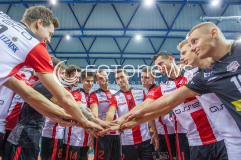  22.10.2015 RZESZOW <br />SESJA ZDJECIOWA SIATKARZY ASSECO RESOVIA<br />SEZON 2015/2016<br />N/Z JOCHEN SCHOPS KRZYSZTOF IGNACZAK DAWID DRYJA ALEKSANDER SLIWKA LUKASZ PERLOWSKI THOMAS JAESCHKE DMYTRO PASHYTSKYY OLIEG ACHREM MARCIN KARAKULA DAMIAN WOJTASZEK<br /> 