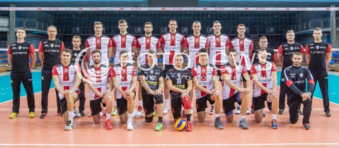  22.10.2015 RZESZOW <br />SESJA ZDJECIOWA SIATKARZY ASSECO RESOVIA<br />SEZON 2015/2016<br />N/Z STOJA OD LEWEJ: MICHAL MIESZKO GOGOL , ANDRZEJ KOWAL , JACEK RUSIN , JOCHEN SCHOPS , PIOTR NOWAKOWSKI , DAWID DRYJA , BARTOSZ KUREK , LUKASZ PERLOWSKI , DMYTRO PASHYTSKYY , THOMAS JAESCHKE , SERGIUSZ RUSZEL , MARCIN OGONOWSKI , MATEUSZ PRZYSTAS<br />KLECZA OD LEWEJ: FABIAN DRZYZGA , JULIEN LYNEEL , NIKOLAY PENCHEV , KRZYSZTOF IGNACZAK , DAMIAN WOJTASZEK , ALEKSANDER SLIWKA , OLIEG ACHREM , LUKAS TICHACEK , LUKASZ FILIPECKI<br /> 