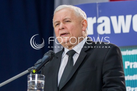  23.10.2015 RZESZOW <br />WIZYTA PREZESA PIS JAROSLAWA KACZYNSKIEGO W WOJEWODZTWIE PODKARPACKIM<br />SPOTKANIE Z MIESZKANCAMI RZESZOWA<br />WIZYTA NA PODKARPACIU JEST OSTATNIM PUNKTEM KAMPANII<br />N/Z JAROSLAW KACZYNSKI<br /> 