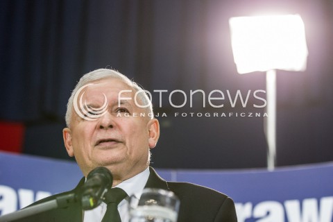  23.10.2015 RZESZOW <br />WIZYTA PREZESA PIS JAROSLAWA KACZYNSKIEGO W WOJEWODZTWIE PODKARPACKIM<br />SPOTKANIE Z MIESZKANCAMI RZESZOWA<br />WIZYTA NA PODKARPACIU JEST OSTATNIM PUNKTEM KAMPANII<br />N/Z JAROSLAW KACZYNSKI<br /> 