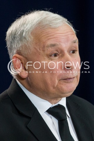  23.10.2015 RZESZOW <br />WIZYTA PREZESA PIS JAROSLAWA KACZYNSKIEGO W WOJEWODZTWIE PODKARPACKIM<br />SPOTKANIE Z MIESZKANCAMI RZESZOWA<br />WIZYTA NA PODKARPACIU JEST OSTATNIM PUNKTEM KAMPANII<br />N/Z JAROSLAW KACZYNSKI<br /> 