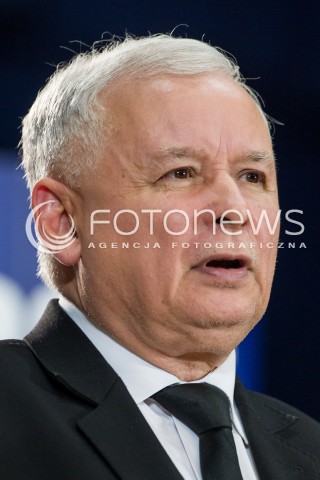  23.10.2015 RZESZOW <br />WIZYTA PREZESA PIS JAROSLAWA KACZYNSKIEGO W WOJEWODZTWIE PODKARPACKIM<br />SPOTKANIE Z MIESZKANCAMI RZESZOWA<br />WIZYTA NA PODKARPACIU JEST OSTATNIM PUNKTEM KAMPANII<br />N/Z JAROSLAW KACZYNSKI<br /> 