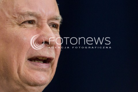  23.10.2015 RZESZOW <br />WIZYTA PREZESA PIS JAROSLAWA KACZYNSKIEGO W WOJEWODZTWIE PODKARPACKIM<br />SPOTKANIE Z MIESZKANCAMI RZESZOWA<br />WIZYTA NA PODKARPACIU JEST OSTATNIM PUNKTEM KAMPANII<br />N/Z JAROSLAW KACZYNSKI<br /> 