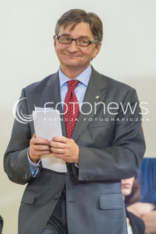  23.10.2015 RZESZOW <br />WIZYTA PREZESA PIS JAROSLAWA KACZYNSKIEGO W WOJEWODZTWIE PODKARPACKIM<br />SPOTKANIE Z MIESZKANCAMI RZESZOWA<br />WIZYTA NA PODKARPACIU JEST OSTATNIM PUNKTEM KAMPANII<br />N/Z MAREK KUCHCINSKI<br /> 