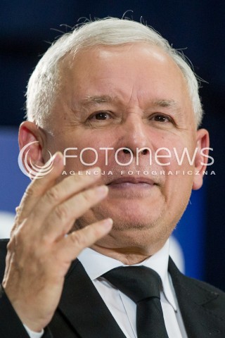  23.10.2015 RZESZOW <br />WIZYTA PREZESA PIS JAROSLAWA KACZYNSKIEGO W WOJEWODZTWIE PODKARPACKIM<br />SPOTKANIE Z MIESZKANCAMI RZESZOWA<br />WIZYTA NA PODKARPACIU JEST OSTATNIM PUNKTEM KAMPANII<br />N/Z JAROSLAW KACZYNSKI<br /> 