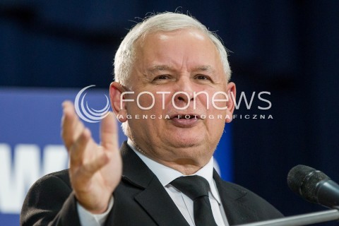  23.10.2015 RZESZOW <br />WIZYTA PREZESA PIS JAROSLAWA KACZYNSKIEGO W WOJEWODZTWIE PODKARPACKIM<br />SPOTKANIE Z MIESZKANCAMI RZESZOWA<br />WIZYTA NA PODKARPACIU JEST OSTATNIM PUNKTEM KAMPANII<br />N/Z JAROSLAW KACZYNSKI<br /> 