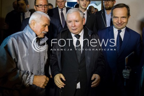  23.10.2015 RZESZOW <br />WIZYTA PREZESA PIS JAROSLAWA KACZYNSKIEGO W WOJEWODZTWIE PODKARPACKIM<br />SPOTKANIE Z MIESZKANCAMI RZESZOWA<br />WIZYTA NA PODKARPACIU JEST OSTATNIM PUNKTEM KAMPANII<br />N/Z JAROSLAW KACZYNSKI WLADYSLAW ORTYL<br /> 