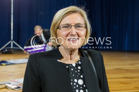  23.10.2015 RZESZOW <br />WIZYTA PREZESA PIS JAROSLAWA KACZYNSKIEGO W WOJEWODZTWIE PODKARPACKIM<br />SPOTKANIE Z MIESZKANCAMI RZESZOWA<br />WIZYTA NA PODKARPACIU JEST OSTATNIM PUNKTEM KAMPANII<br />N/Z JOZEFA JOZEFINA HRYNKIEWICZ<br /> 