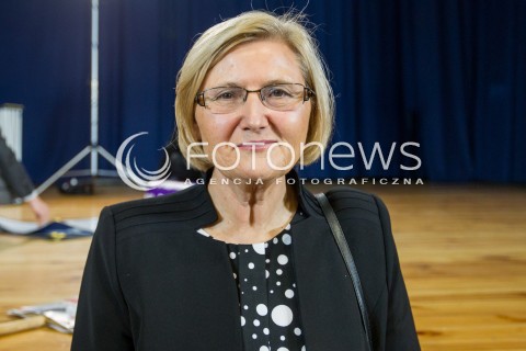  23.10.2015 RZESZOW <br />WIZYTA PREZESA PIS JAROSLAWA KACZYNSKIEGO W WOJEWODZTWIE PODKARPACKIM<br />SPOTKANIE Z MIESZKANCAMI RZESZOWA<br />WIZYTA NA PODKARPACIU JEST OSTATNIM PUNKTEM KAMPANII<br />N/Z JOZEFA JOZEFINA HRYNKIEWICZ<br /> 