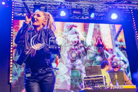  24.10.2015 RZESZOW <br />PREZENTACJA SIATKARZY ASSECO RESOVII RZESZOW W GALERII RZESZOW I SPOTKANIE Z KIBICAMI<br />N/Z KONCERT CLEO DONATAN<br /> 