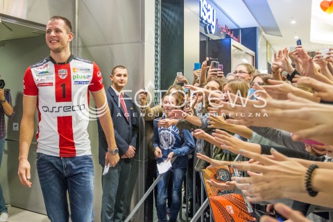  24.10.2015 RZESZOW <br />PREZENTACJA SIATKARZY ASSECO RESOVII RZESZOW W GALERII RZESZOW I SPOTKANIE Z KIBICAMI<br />N/Z BARTOSZ KUREK<br /> 