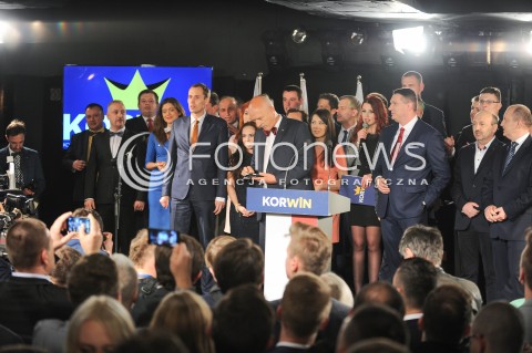  25.10.2015 WARSZAWA <br />WIECZOR WYBORCZY PARTII KORWIN<br />N/Z JANUSZ KORWIN MIKKE SZTAB WYBORCZY PRZEMYSLAW WIPLER<br /> 