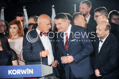  25.10.2015 WARSZAWA <br />WIECZOR WYBORCZY PARTII KORWIN<br />N/Z JANUSZ KORWIN MIKKE SZTAB WYBORCZY PRZEMYSLAW WIPLER<br /> 