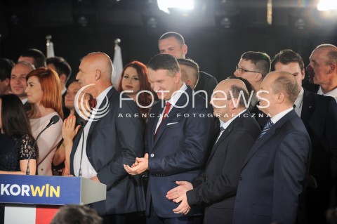  25.10.2015 WARSZAWA <br />WIECZOR WYBORCZY PARTII KORWIN<br />N/Z JANUSZ KORWIN MIKKE SZTAB WYBORCZY PRZEMYSLAW WIPLER<br /> 