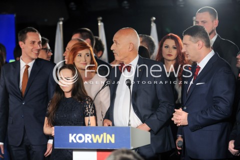 25.10.2015 WARSZAWA <br />WIECZOR WYBORCZY PARTII KORWIN<br />N/Z JANUSZ KORWIN MIKKE SZTAB WYBORCZY PRZEMYSLAW WIPLER<br /> 